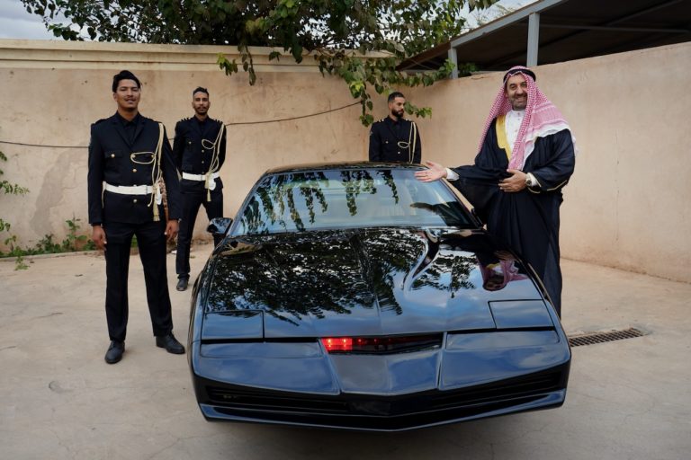 The sheik and KITT with guards